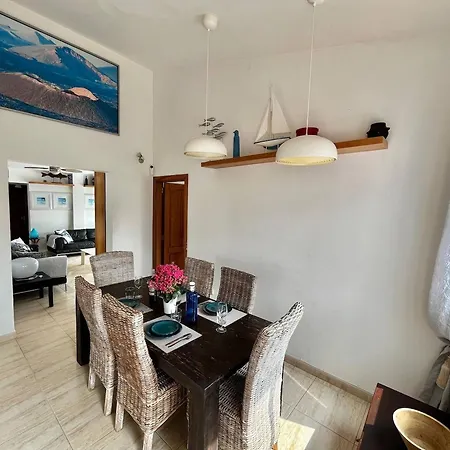 Rayo Azul, Piscina, Wifi, Vista Al Mar فيلة